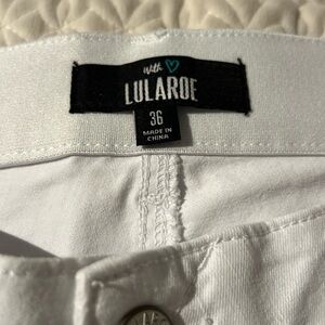 White jeans with de- stressing